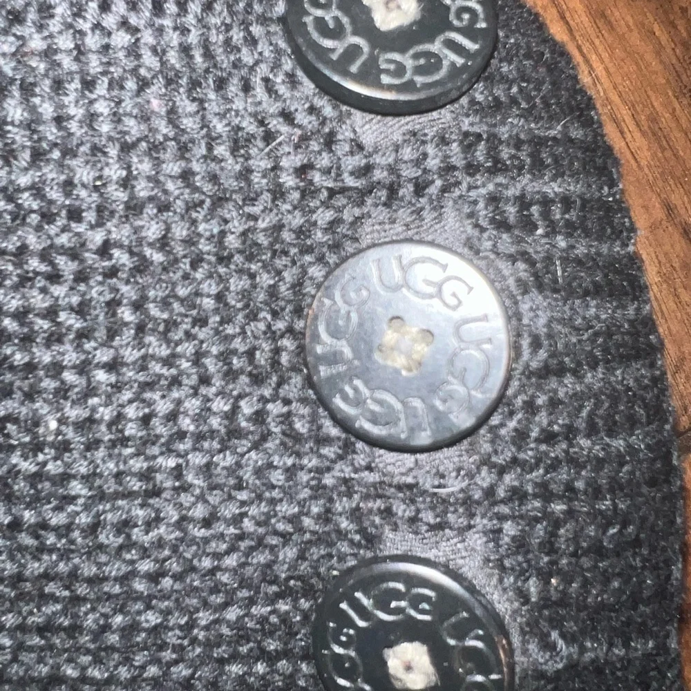 ▶️ UGG ◀️ Women's Classic Cardy. Size 7